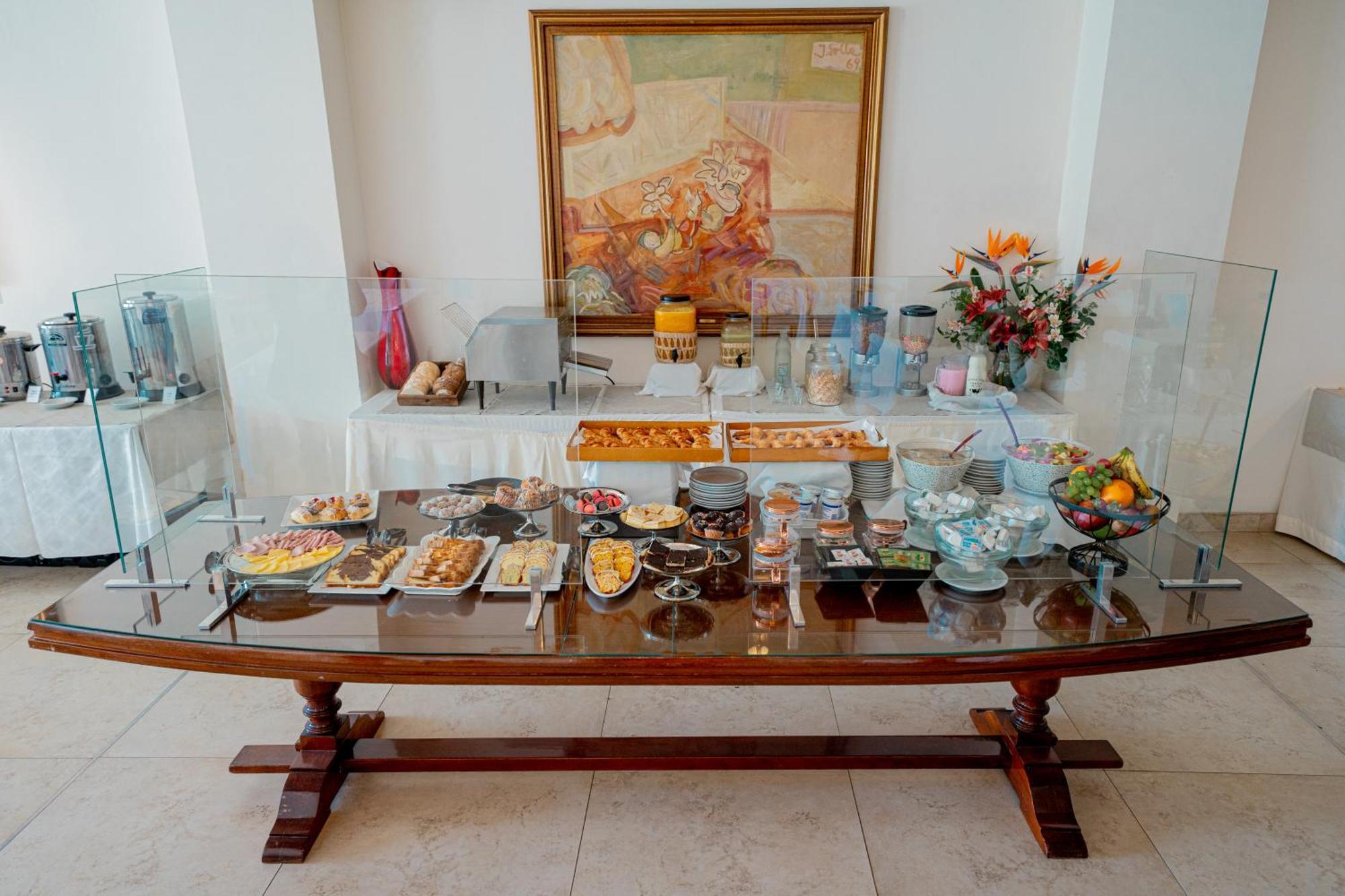 מר דל פלאטה Hotel Iruna מראה חיצוני תמונה