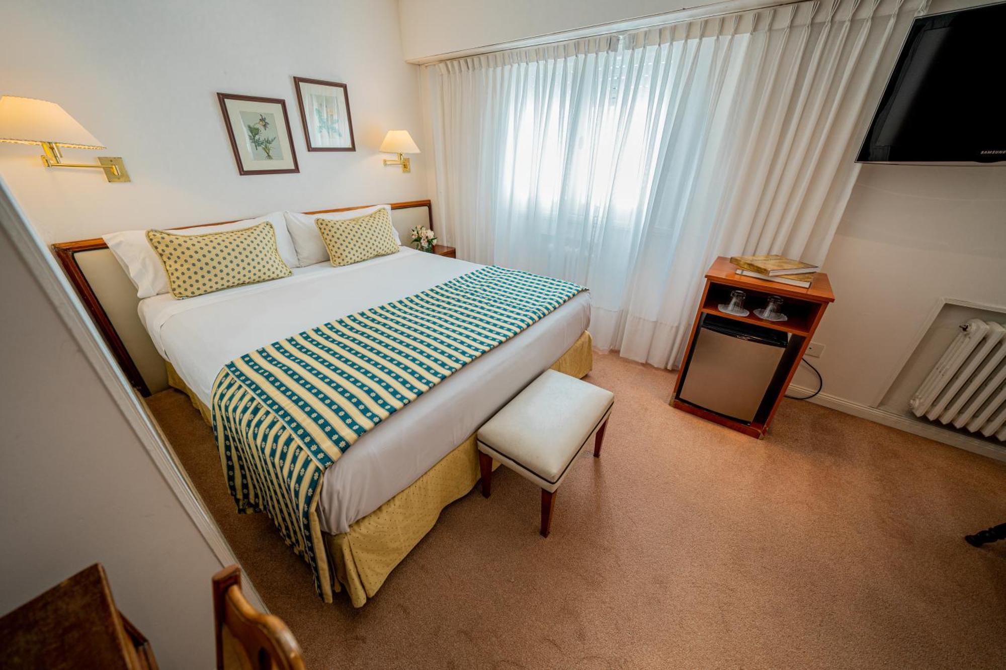 מר דל פלאטה Hotel Iruna מראה חיצוני תמונה