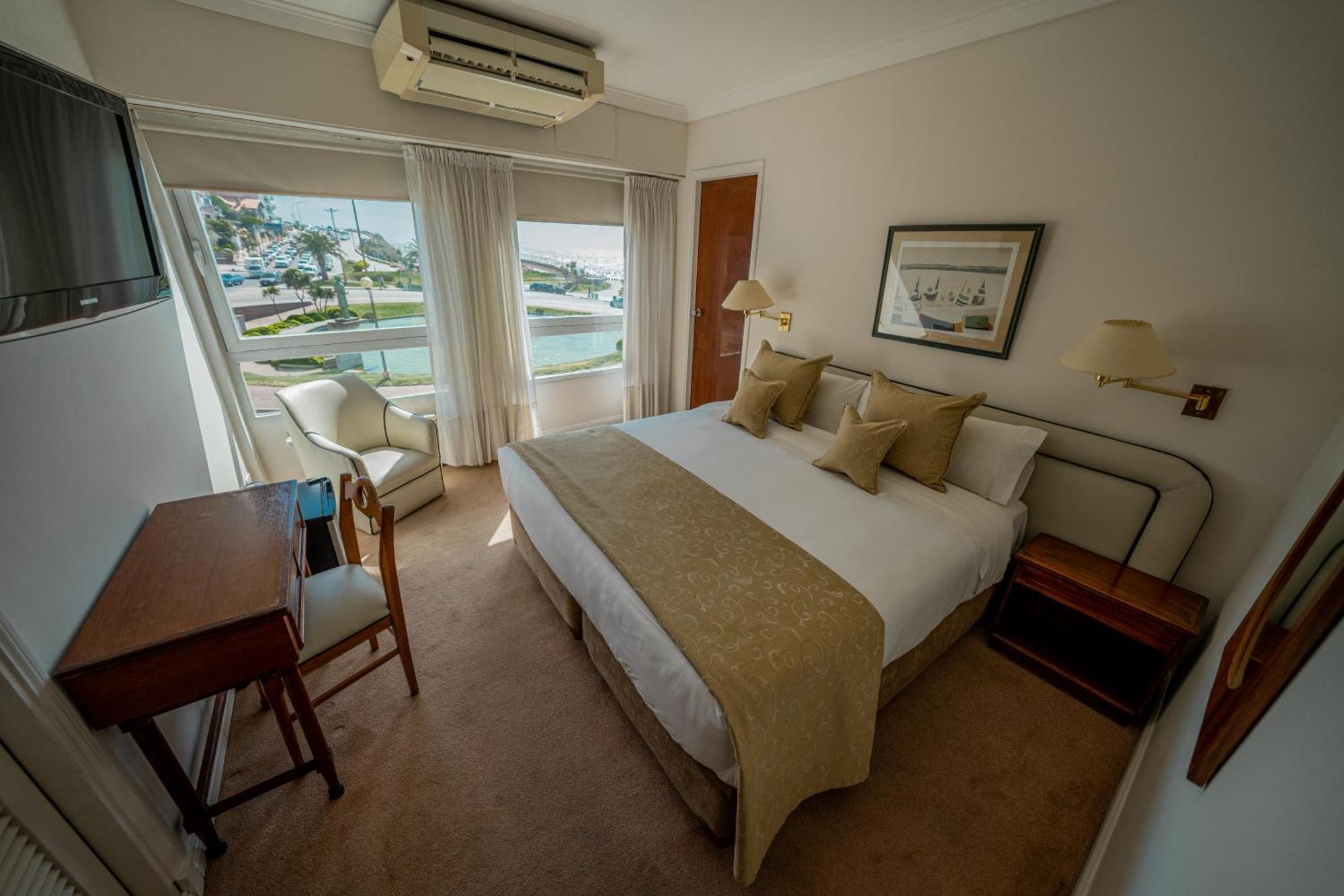 מר דל פלאטה Hotel Iruna מראה חיצוני תמונה